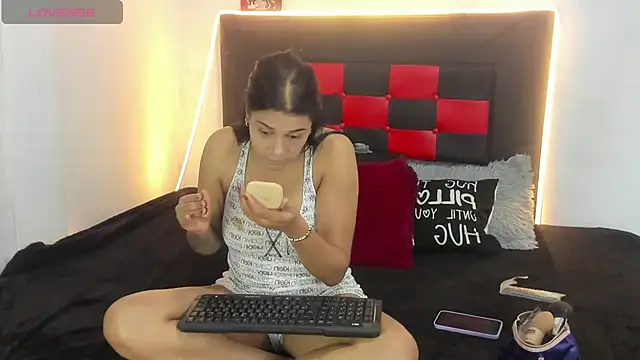 camila valenciia  online show from July 21, 3:20 am