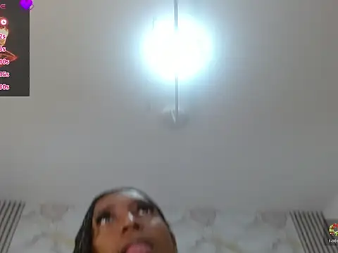 Snapshot of Mia_Hiills chatting on April 22, 12:39 pm Mia Hiills online show from April 22, 12:39 pm