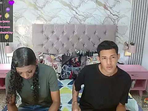 Snapshot of Mia_Hiills chatting on May 7, 12:54 pm Mia Hiills online show from May 7, 12:54 pm