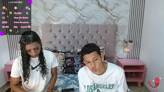 Snapshot of Mia_Hiills chatting on May 11, 12:44 pm Mia Hiills online show from May 11, 12:44 pm