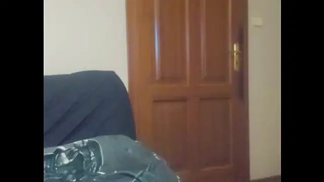 Snapshot of EscapedSibilant chatting on July 7, 8:13 pm EscapedSibilant online show from July 7, 8:13 pm