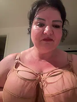 Snapshot of curvymilfmicha chatting on July 8, 8:46 pm curvymilfmicha online show from July 8, 8:46 pm