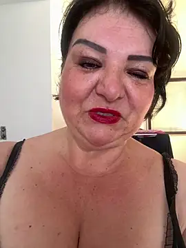 Snapshot of curvymilfmicha chatting on July 24, 8:45 am curvymilfmicha online show from July 24, 8:45 am
