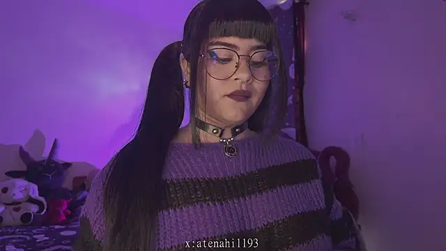 Snapshot of atena_hill_ chatting on May 9, 6:57 pm atena hill online show from May 9, 6:57 pm