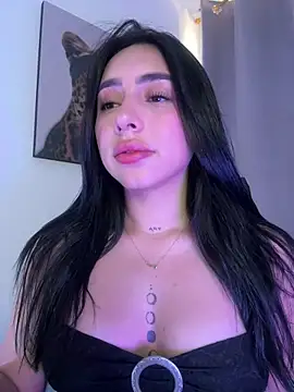 IsabellaNoir  online show from April 24, 9:28 pm