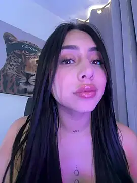 IsabellaNoir  online show from May 10, 7:41 pm