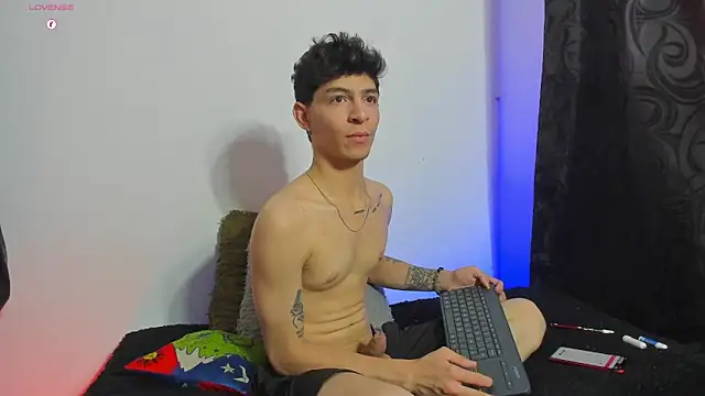 Snapshot of _IanLark chatting on May 10, 6:46 pm IanLark online show from May 10, 6:46 pm