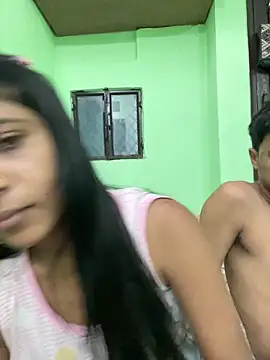 hot-couple-0 online show from May 30, 8:22 am