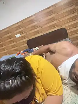 hot-couple-0 online show from August 3, 4:33 pm
