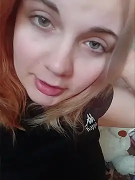 Snapshot of LoisFox chatting on May 17, 6:11 am LoisFox online show from May 17, 6:11 am