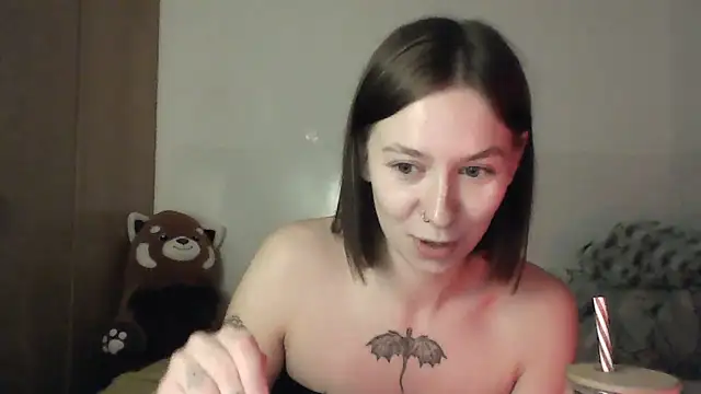 Snapshot of JuicyErika chatting on May 24, 10:59 pm JuicyErika online show from May 24, 10:59 pm
