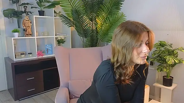 DelaineLindel online show from April 23, 1:46 pm