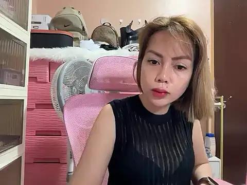 Snapshot of sweet_glam chatting on July 17, 7:59 am sweet glam online show from July 17, 7:59 am