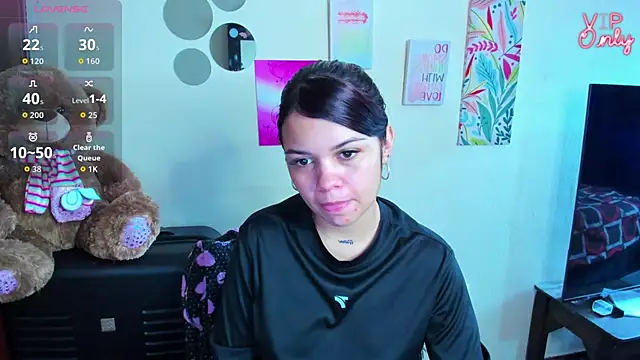 Snapshot of angelina_77 chatting on June 9, 1:56 pm angelina 77 online show from June 9, 1:56 pm