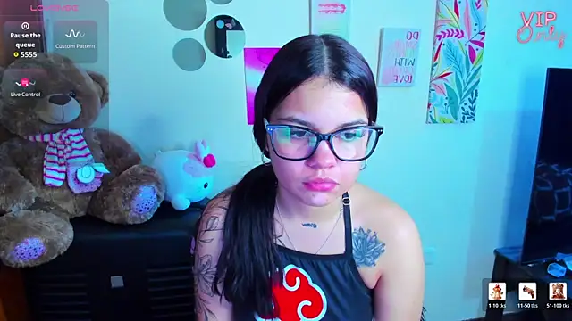 Snapshot of angelina_77 chatting on June 11, 2:48 pm angelina 77 online show from June 11, 2:48 pm
