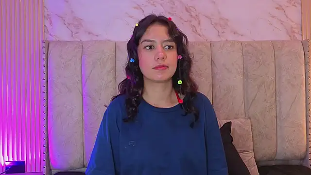 Snapshot of Alahia_Bloom chatting on July 9, 12:53 pm Alahia Bloom online show from July 9, 12:53 pm