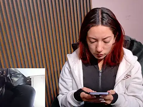 Snapshot of MissOffice_ chatting on June 12, 11:31 am MissOffice online show from June 12, 11:31 am