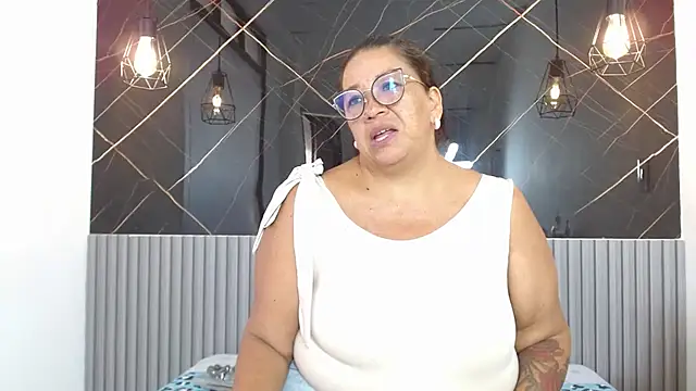 Snapshot of BarbaraGraf chatting on July 8, 11:58 am BarbaraGraf online show from July 8, 11:58 am