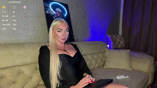 Snapshot of MissJessX chatting on August 5, 8:11 pm MissJessX online show from August 5, 8:11 pm