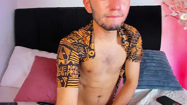 Andru Castillo online show from May 4, 2:13 pm