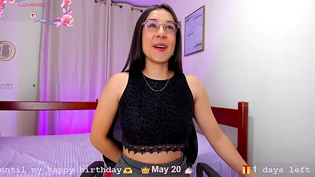 Snapshot of Elisabetta_Amour chatting on May 19, 10:10 am Elisabetta Amour online show from May 19, 10:10 am