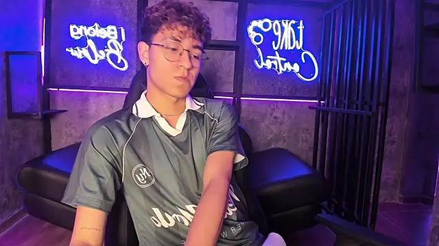 AngeloBellini online show from April 27, 1:31 pm