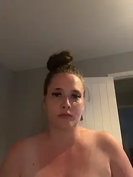 Snapshot of Poppylooloo chatting on July 7, 7:07 pm Poppylooloo online show from July 7, 7:07 pm