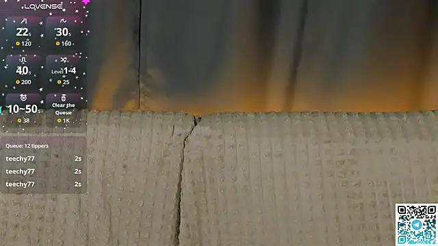 Snapshot of Leslie_Scott chatting on June 14, 2:24 am Leslie Scott online show from June 14, 2:24 am