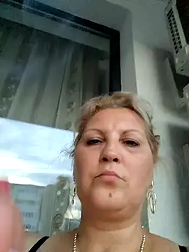 Snapshot of Divineblond chatting on September 14, 4:39 pm Divineblond online show from September 14, 4:39 pm