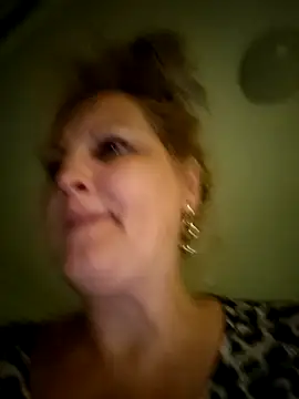 Snapshot of Divineblond chatting on October 7, 7:11 pm Divineblond online show from October 7, 7:11 pm