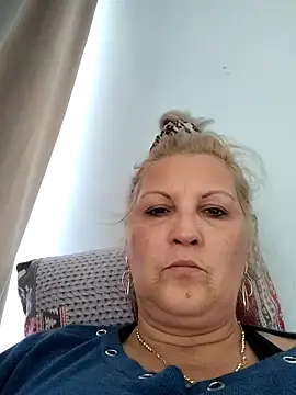 Snapshot of Divineblond chatting on October 27, 12:31 pm Divineblond online show from October 27, 12:31 pm