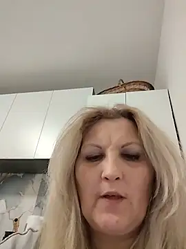 Divineblond online show from March 8, 9:51 pm