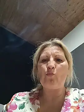 Divineblond online show from April 17, 6:22 pm