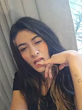 Snapshot of AshleyyHall chatting on June 6, 3:17 pm AshleyyHall online show from June 6, 3:17 pm