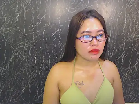 ur prettychelsie online show from April 25, 1:14 pm