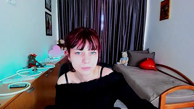 Snapshot of MiniLysii chatting on June 5, 7:25 am MiniLysii online show from June 5, 7:25 am