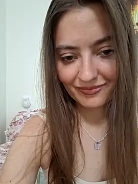 Snapshot of Alba2331 chatting on June 16, 12:41 pm Alba2331 online show from June 16, 12:41 pm