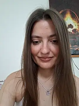 Snapshot of Alba2331 chatting on July 12, 10:50 am Alba2331 online show from July 12, 10:50 am