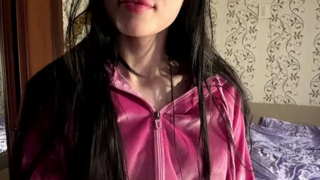 RosamondRuhn online show from May 10, 11:04 am
