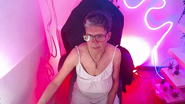 Snapshot of selena_ferreira chatting on July 8, 8:24 pm selena ferreira online show from July 8, 8:24 pm