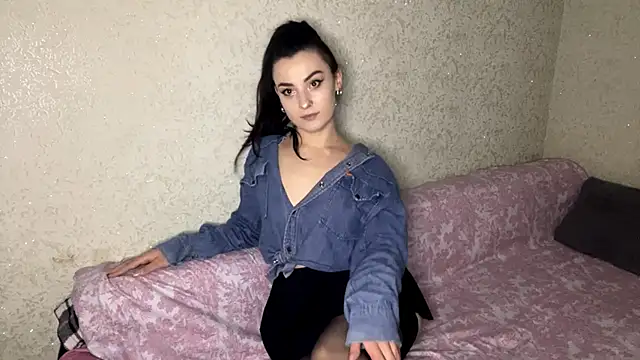Madisonlovx online show from June 2, 7:27 pm