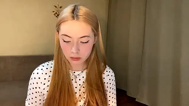 AikoRush online show from April 24, 1:13 pm