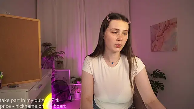 Snapshot of BettyMarlowe chatting on July 5, 5:14 am BettyMarlowe online show from July 5, 5:14 am