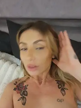 Snapshot of SofiaLace chatting on June 27, 12:22 pm SofiaLace online show from June 27, 12:22 pm