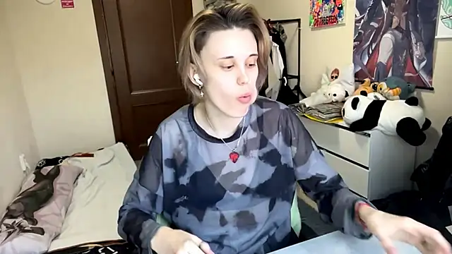 Queen moments  online show from April 23, 10:14 am