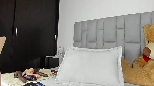Snapshot of Kellyann_01 chatting on July 30, 10:42 pm Kellyann 01 online show from July 30, 10:42 pm