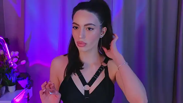 AmyHodge online show from April 23, 7:05 pm