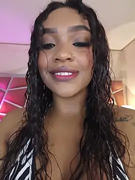 Snapshot of allycharlotte chatting on July 22, 7:11 am allycharlotte online show from July 22, 7:11 am