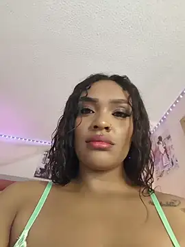 Snapshot of allycharlotte chatting on July 24, 12:08 am allycharlotte online show from July 24, 12:08 am