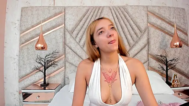 Snapshot of SamaanthaMiller chatting on May 3, 8:59 pm SamaanthaMiller online show from May 3, 8:59 pm